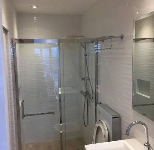 Apartment Cozy60sqm 1br Balcony/prking/wifi/ntflix Near Mall *