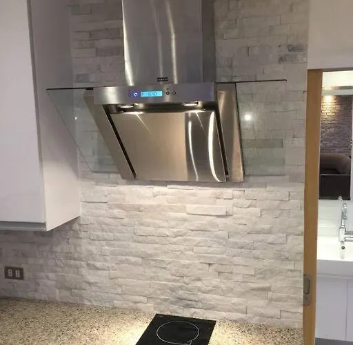 Apartment Cozy60sqm 1br Balcony/prking/wifi/ntflix Near Mall *
