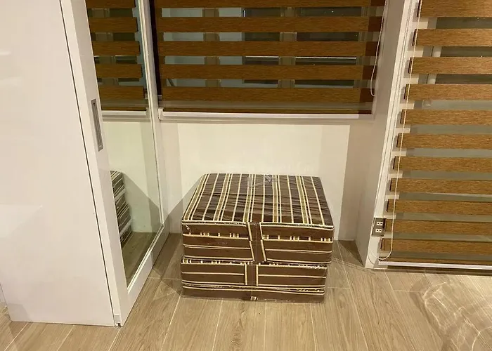 Cozy60sqm 1br Balcony/prking/wifi/ntflix Near Mall Apartment *