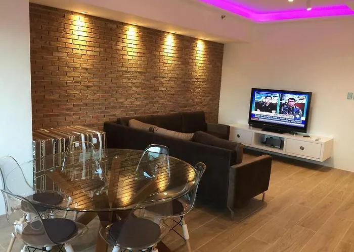 Cozy60sqm 1br Balcony/prking/wifi/ntflix Near Mall Manila